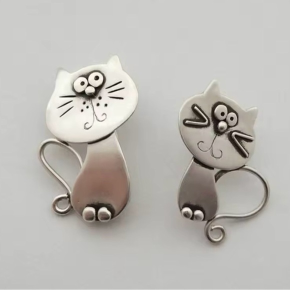 Silver Vintage Cat Kitten Earrings - Picture 1 of 4